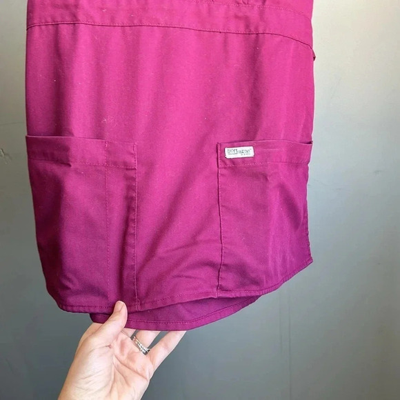 Grey's Anatomy Scrub Shirt | Grey's Anatomy | Scrubs | Medical Scrubs - Picture 4 of 4